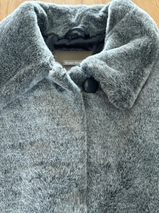 Grey faux fur sleeveless jacket (medium)