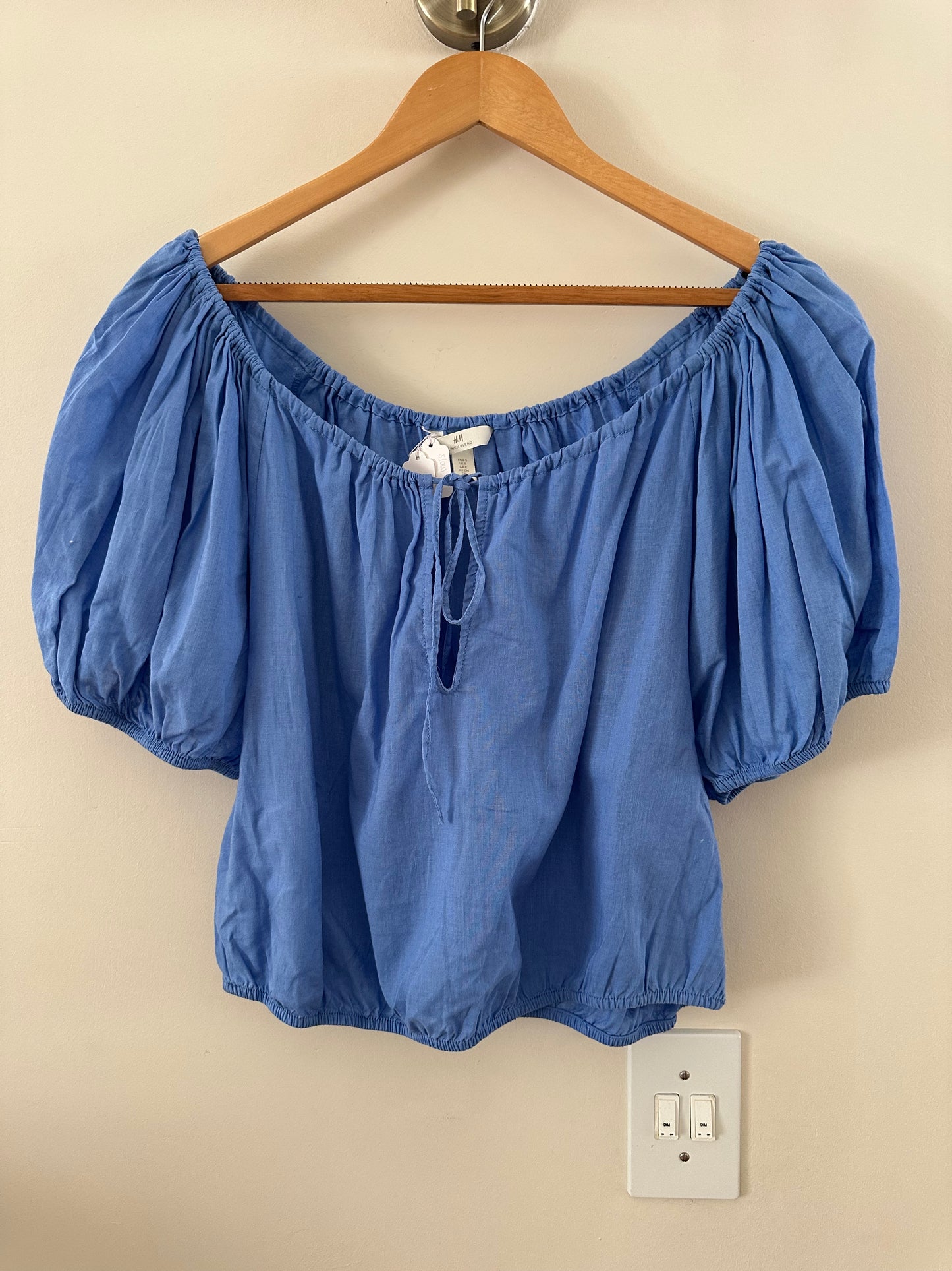 H&M linen blend blue top (small)