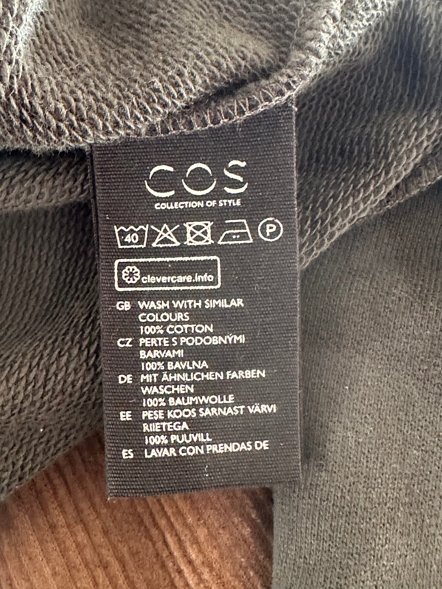 COS dark green sweatshirt (XS)