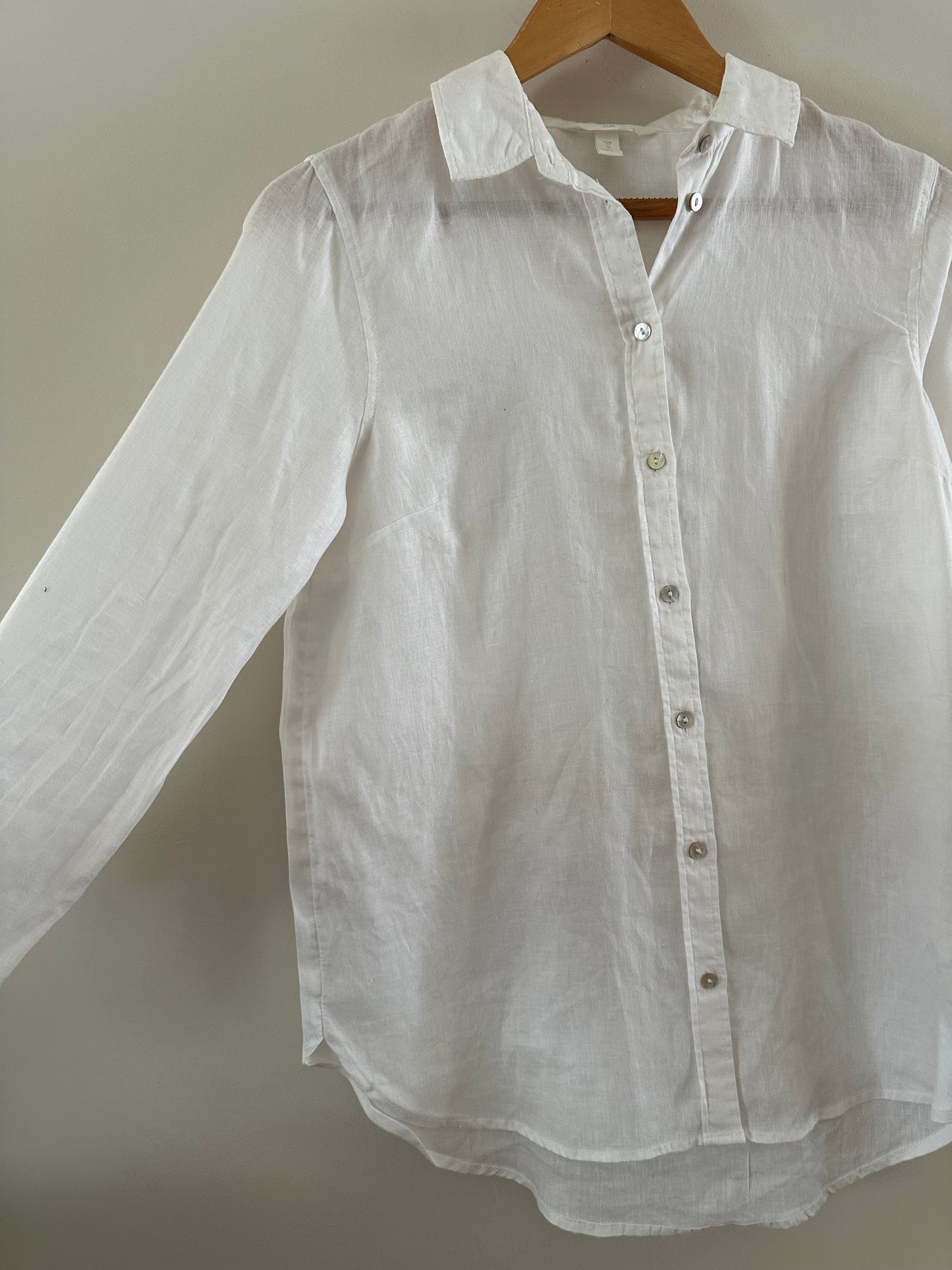 White linen H&M button up top (size 6)