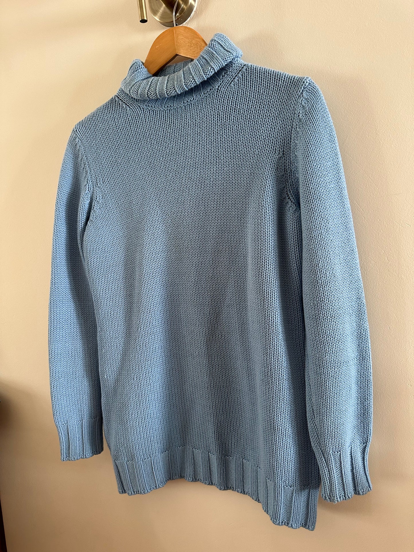 Blue cotton turtle neck jersey (large)