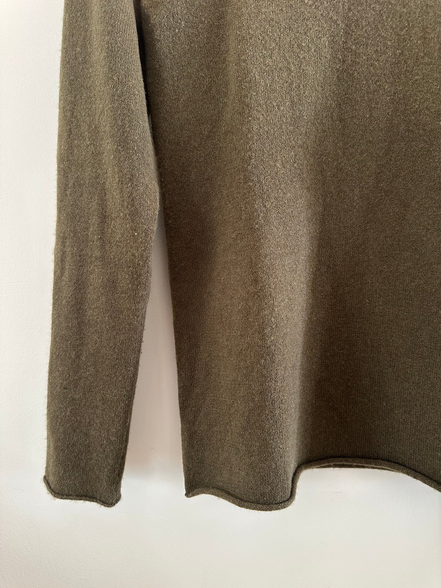 Cashmere khaki crew neck jersey (XS)