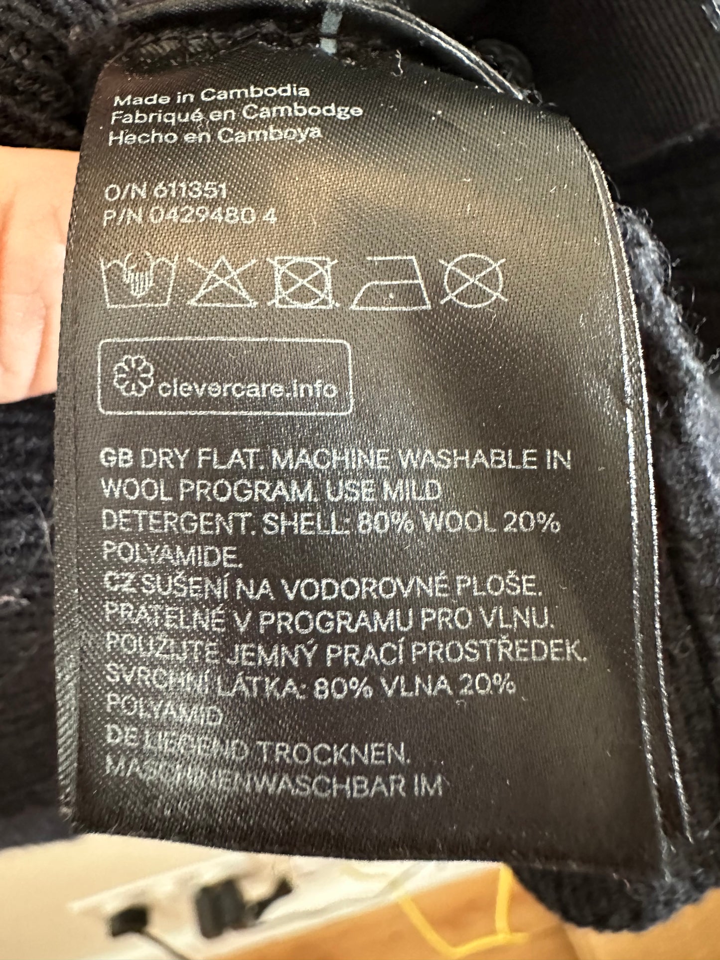 80% wool grey cardigan (XS)